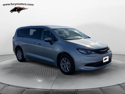 Used 2023 Chrysler Voyager LX FWD image 1