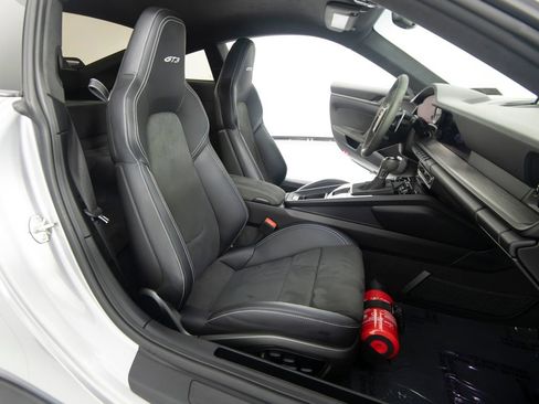 Certified 2022 Porsche 911 GT3 RWD image 40