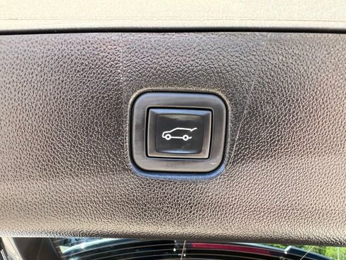 Used 2024 Chevrolet Blazer LT w/ Convenience Package FWD image 21