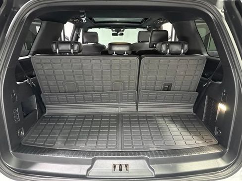 Used 2018 Ford Expedition XLT w/ Equipment Group 202A AWD/4WD image 30