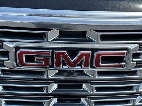 Used 2024 GMC Acadia Denali AWD/4WD image 31