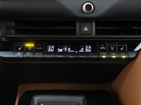 Certified 2025 Toyota Crown Signia w/ Advanced Technology Package AWD/4WD image 20