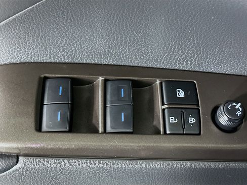 Used 2024 Toyota Camry SE image 14