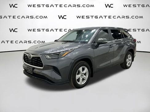 Used 2023 Toyota Highlander L image 1