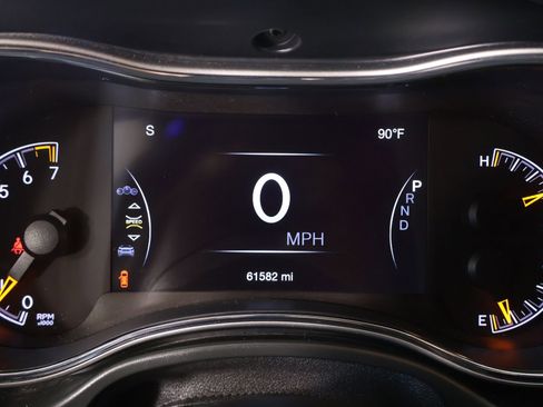 Used 2021 Jeep Grand Cherokee Laredo X AWD/4WD image 4