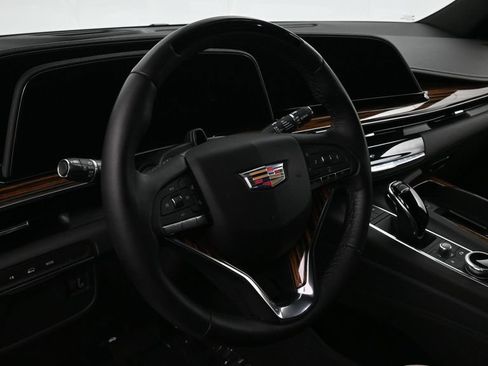 Used 2024 Cadillac Escalade Premium Luxury AWD/4WD image 9