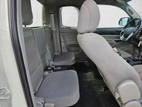 Used 2014 Toyota Tacoma PreRunner w/ Convenience Package RWD image 22