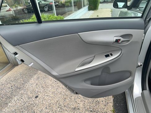 Used 2010 Toyota Corolla LE FWD image 15