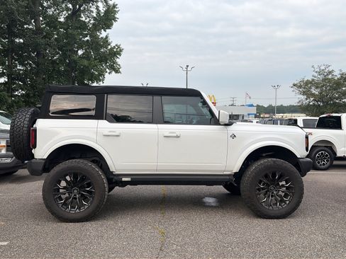 Used 2023 Ford Bronco Outer Banks AWD/4WD image 6