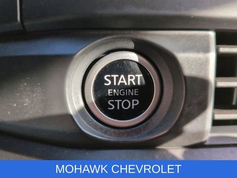 Used 2024 Nissan Pathfinder S AWD/4WD image 17