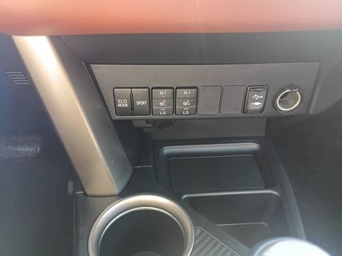 Used 2013 Toyota RAV4 Limited image 13