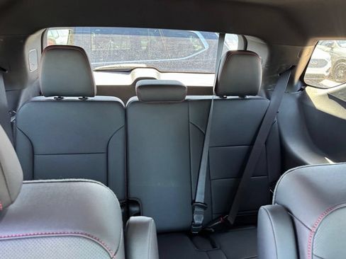 Used 2025 Chevrolet Traverse Z71 AWD/4WD image 23