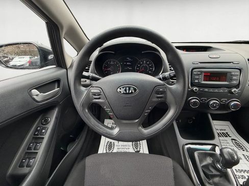 Used 2017 Kia Forte LX image 12