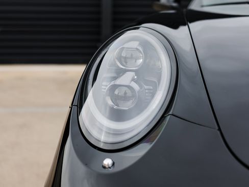 Certified 2016 Porsche 911 Carrera Black Edition image 13