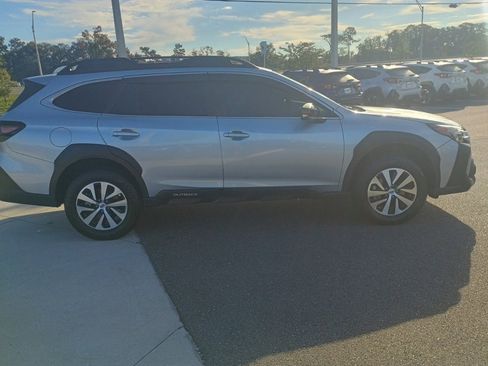 Used 2024 Subaru Outback Premium image 4