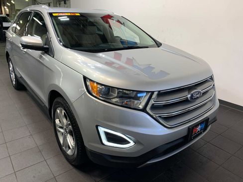 Used 2017 Ford Edge Titanium w/ Technology Package image 2