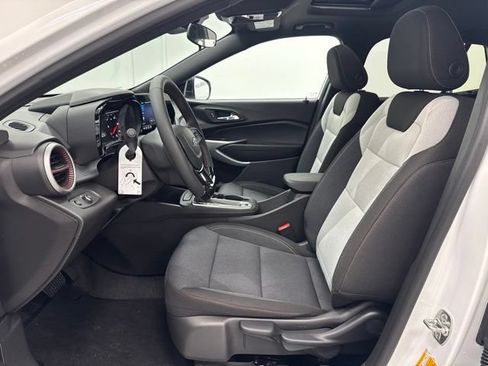New 2026 Chevrolet Trax RS w/ Sunroof Package FWD image 23