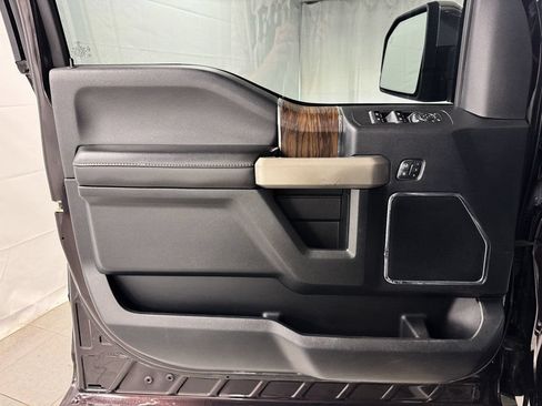 Used 2019 Ford F150 Lariat w/ Equipment Group 502A Luxury AWD/4WD image 13