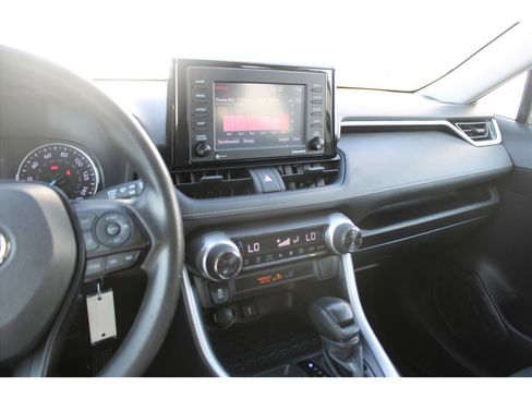Used 2020 Toyota RAV4 LE w/ All Weather Liner Package image 20