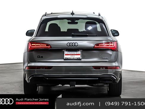 Used 2024 Audi Q5 e Prestige w/ Prestige Package image 4