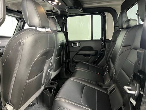 Used 2022 Jeep Gladiator Overland w/ Popular Equipment Package image 26