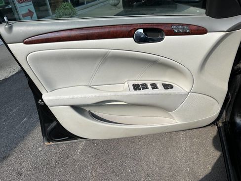 Used 2007 Buick Lucerne CXL image 9