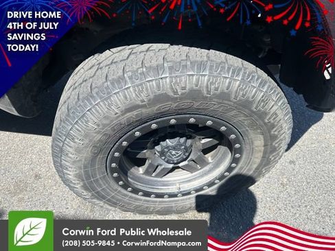 Used 2017 Toyota 4Runner SR5 AWD/4WD image 8