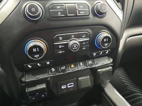 Certified 2022 Chevrolet Silverado 2500 LTZ w/ LTZ Convenience Package image 16