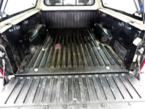 Used 2020 Toyota Tacoma SR image 12