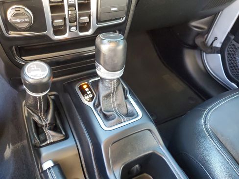 Used 2022 Jeep Gladiator Overland w/ Popular Equipment Package image 24