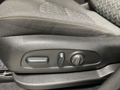 Used 2024 Chevrolet Equinox LT image 12