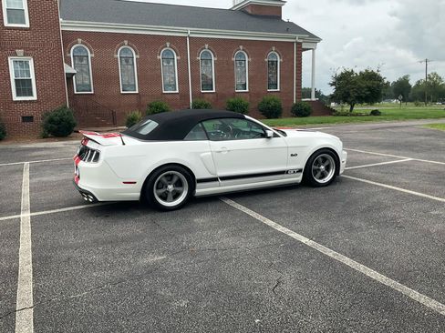 Used 2013 Ford Mustang GT Premium RWD image 8