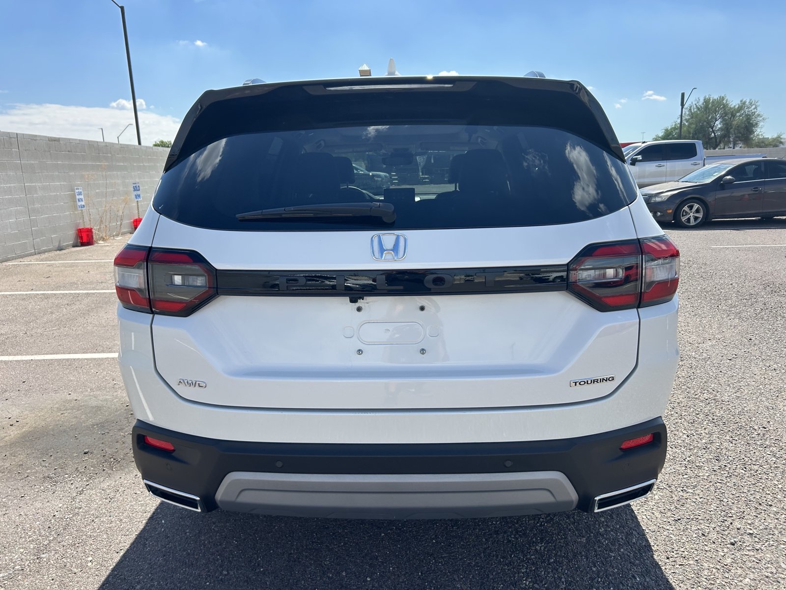 Used 2025 Honda Pilot Touring image 4