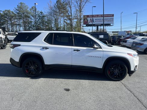 Used 2021 Chevrolet Traverse Premier w/ Redline Edition FWD image 9
