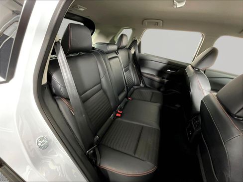 Used 2025 Nissan Rogue SV AWD/4WD image 25