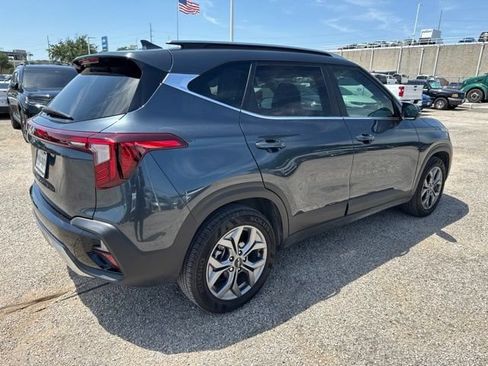 Used 2024 Kia Seltos S FWD image 3