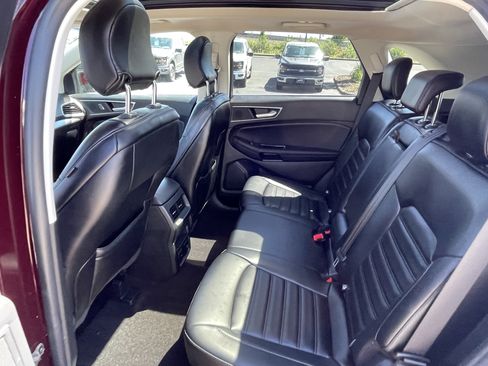 Used 2019 Ford Edge SEL w/ Equipment Group 201A AWD/4WD image 11