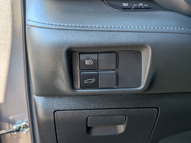 Used 2022 Toyota Highlander XLE FWD image 20