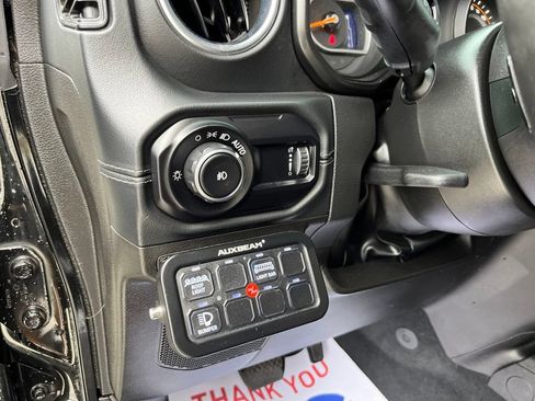 Used 2024 Jeep Wrangler Unlimited Sahara w/ Technology Group AWD/4WD image 7