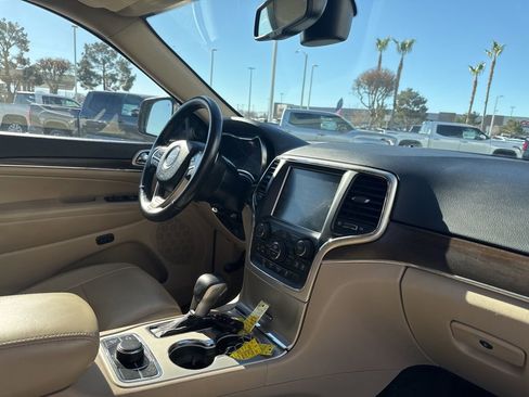 Used 2016 Jeep Grand Cherokee Limited w/ Trailer Tow Group IV image 21