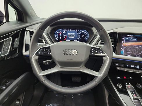 Used 2023 Audi Q4 e-tron Premium Plus w/ Premium Plus image 23