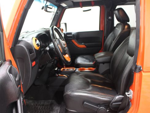 Used 2015 Jeep Wrangler Rubicon AWD/4WD image 3