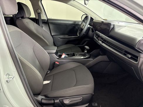 New 2026 Kia K4 LXS image 41