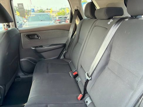 Used 2023 Nissan Rogue S AWD/4WD image 14