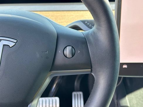 Used 2022 Tesla Model Y Performance AWD/4WD image 14