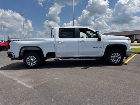 Used 2025 Chevrolet Silverado 2500 LT w/ Convenience Package AWD/4WD image 8