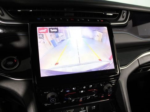 Used 2023 Jeep Grand Cherokee Trailhawk AWD/4WD image 33