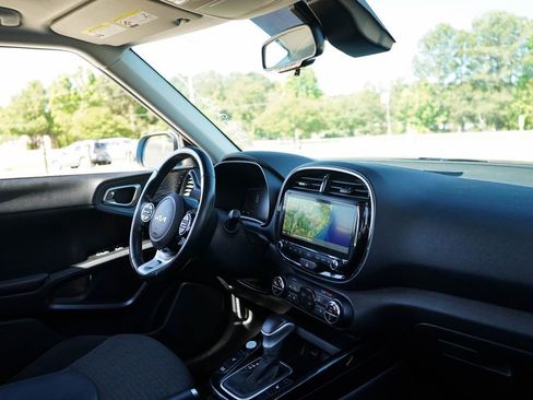 Used 2023 Kia Soul EX FWD image 15