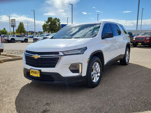 Used 2023 Chevrolet Traverse LS image 4