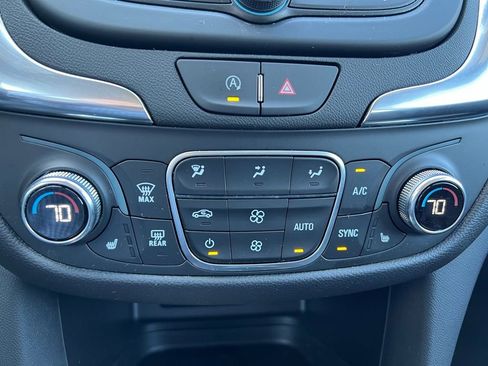 Used 2024 Chevrolet Equinox LT FWD image 35